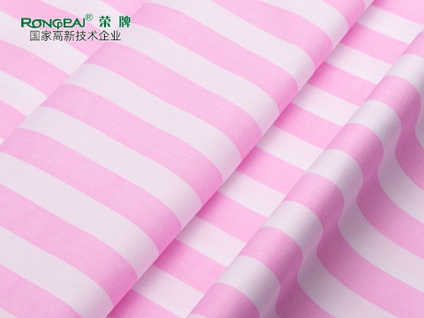 C40/133X72全棉 粉红1.7CM间条 印花床品医护面料